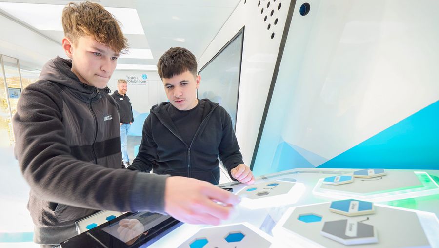 TouchTomorrow - PBS Exponat